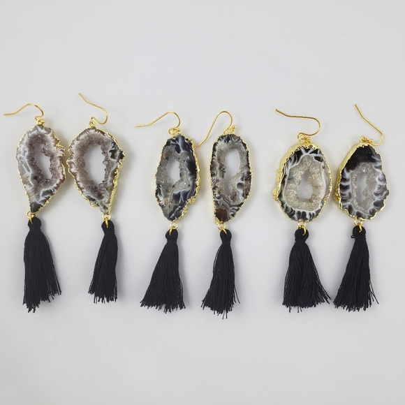 J Jewelista Jewelry - Geode slice tassel earrings (black)